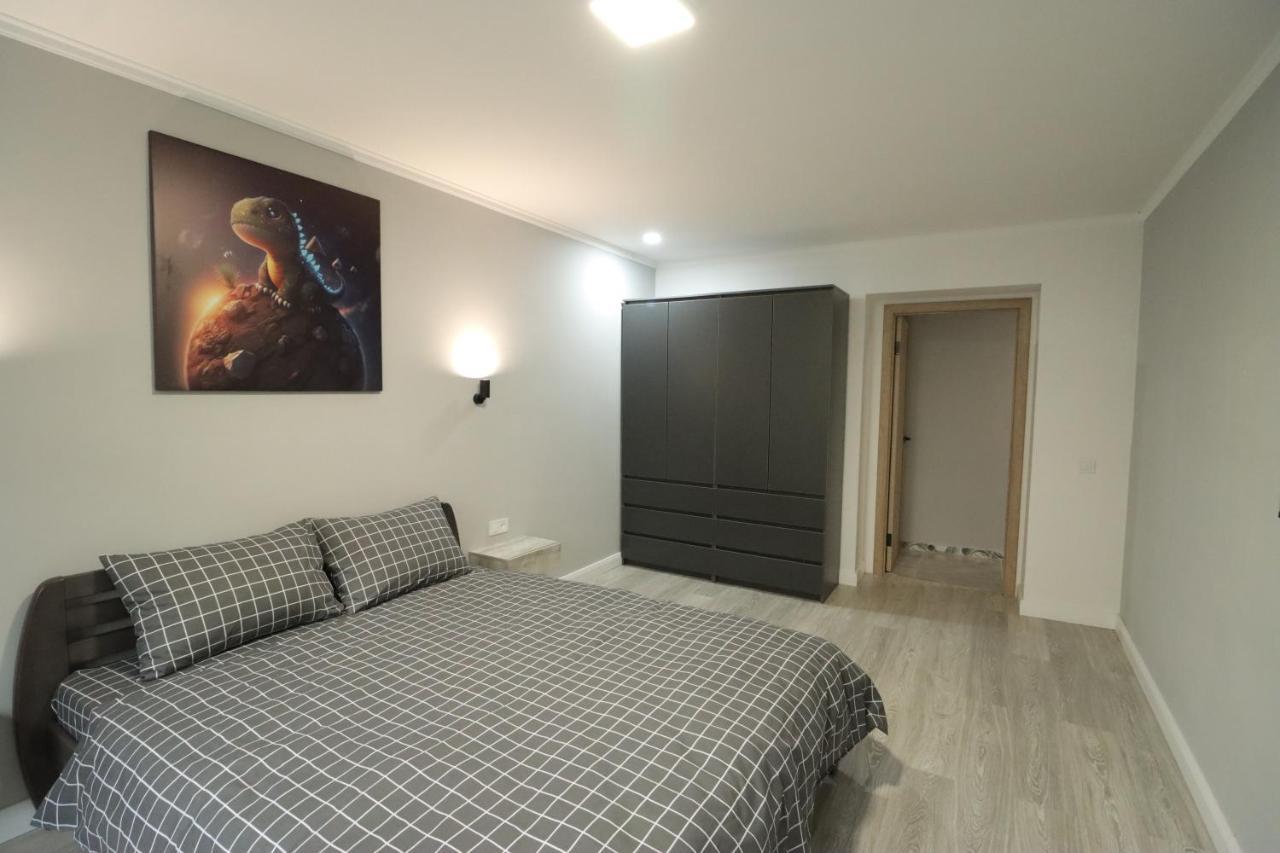 Cosmos Apartment Ternopil Bagian luar foto